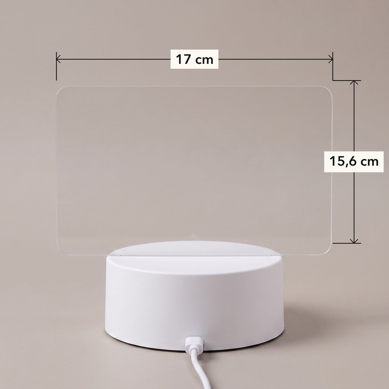 Medidas de la lámpara: 17 cm de ancho por 15,6 cm de alto